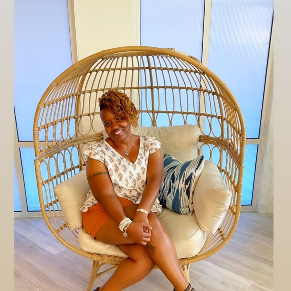 Meet your Posher, Kimberly - Picture 1 of 1